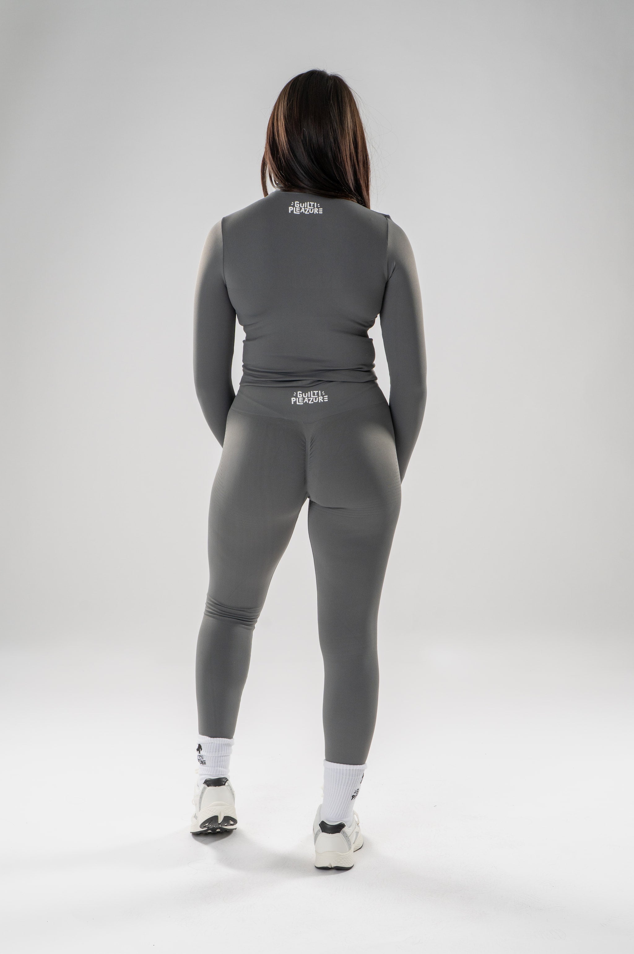 Model wears small